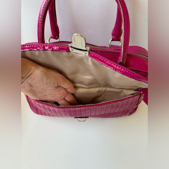 Coach 1941 Poppy Liquid Gloss Magenta Satchel. Preloved condition/call outs. - Picture 10 of 15